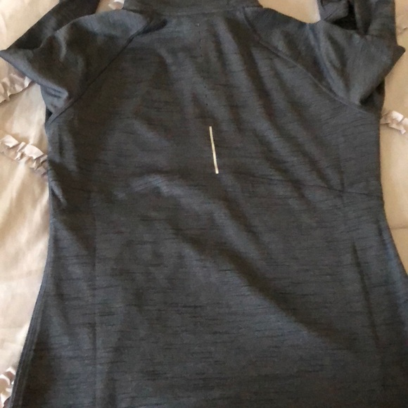 Half zip - Picture 2 of 2